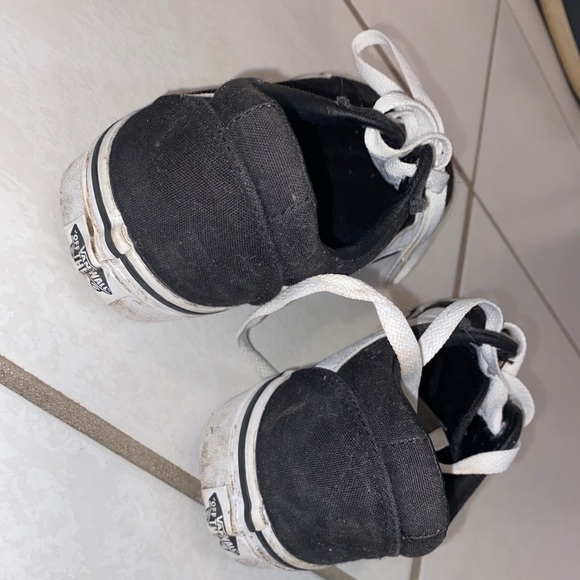 Vans - Picture 3 of 4